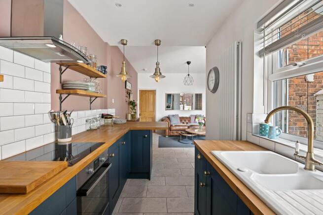 Kitchen/Dining Area