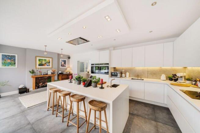 Kitchen/Sitting Area