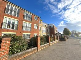 Flat 12, 503 Sandringham Court, London Road, Hadleigh, Benfleet SS7 1BD