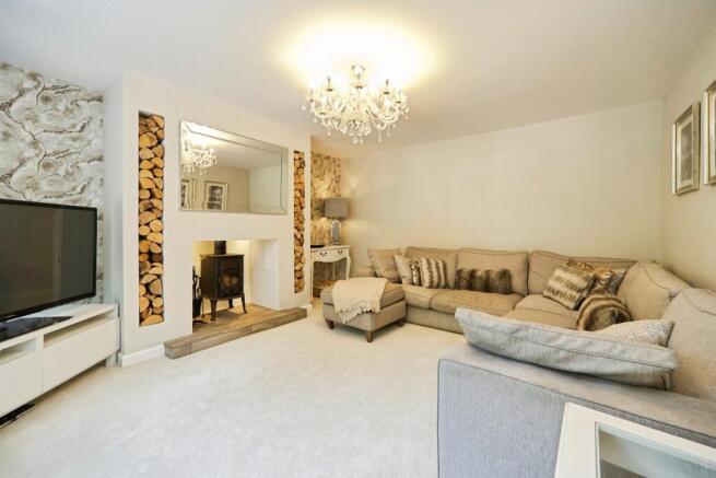 4 bed Detached for sale Image 4