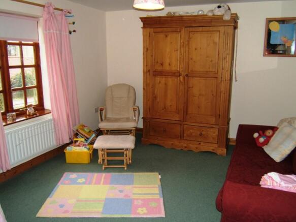 BEDROOM 2