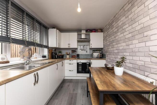 2 bed Semi-Detached for sale Image 5