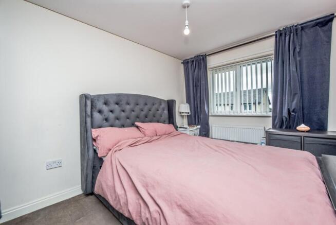 3 bed Semi-Detached for sale Image 8
