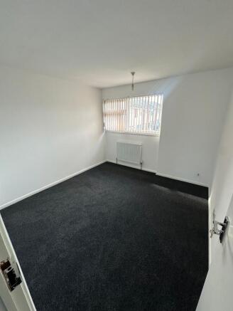 Bright and freshly renovated double bedroom fea...