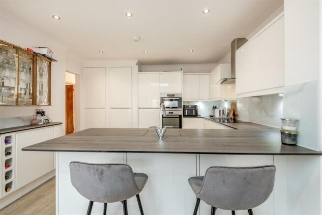 8572549-interior02.jpg