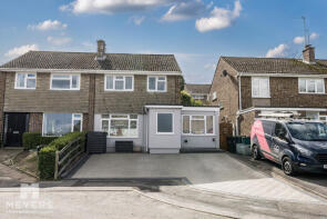 18, Stonechat Close, Ferndown BH22 9QH