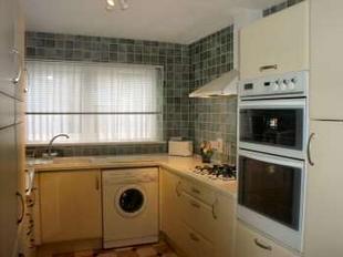 KITCHEN 9'7 x 8'