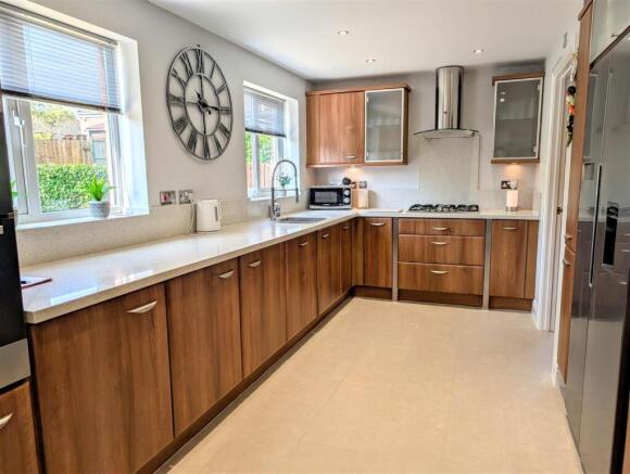 4 Pool Meadow Close, Bomere Heath, Shrewsbury, SY4 3NY photo 4