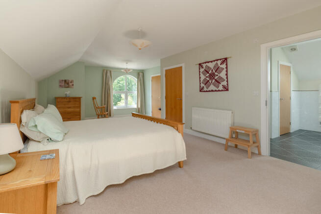 2 bed Penthouse for sale Image 8