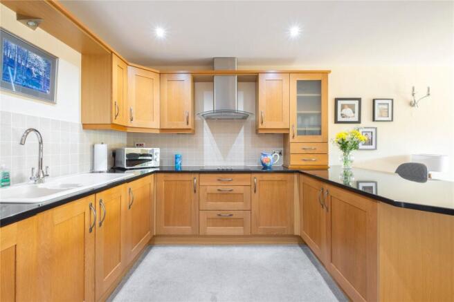 2 bed Apartment for sale Image 7