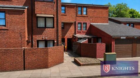 Statham Grove, London, N18