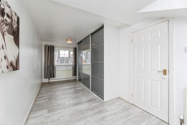 3 bed Semi-Detached for sale Image 10