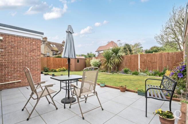 8906a555-8a19-4e0...