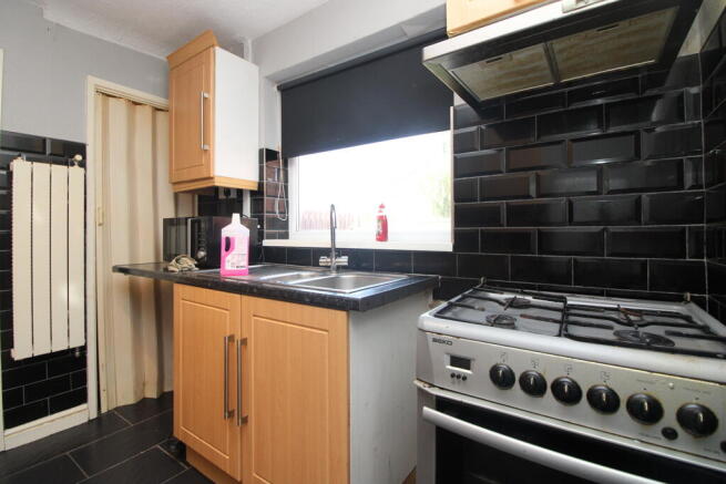 2 bed End of Terrace to rent Image 5