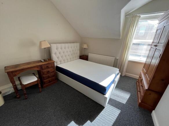 1 bed House Share to rent Image 9
