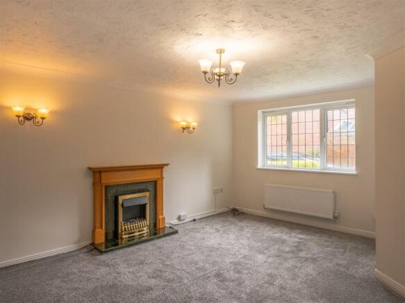 LIVING ROOM.jpg