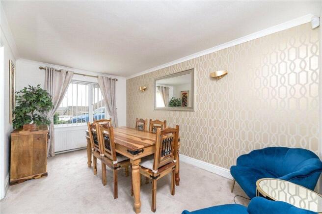 6 bed Detached for sale Image 8