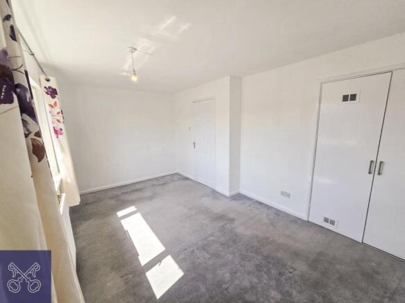 3 bed Terraced to rent Image 12