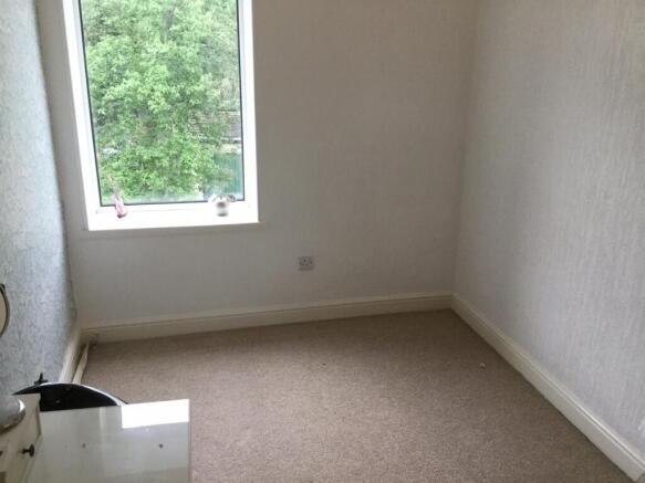2 bed Terraced to rent Image 6