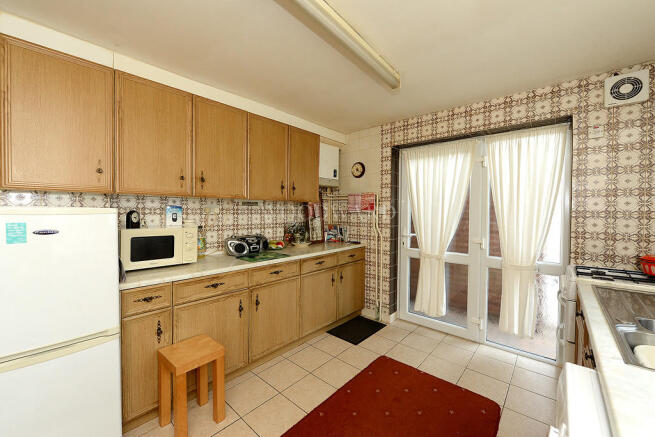 Kitchen/Breakfast...