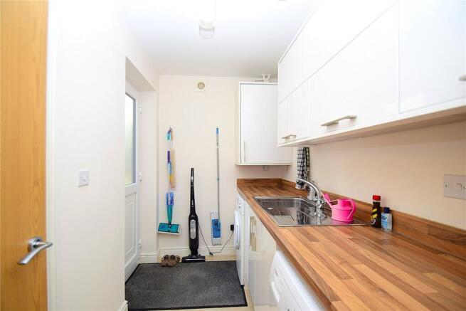 4 bed Detached for sale Image 6