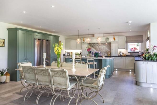 Kitchen/Dining