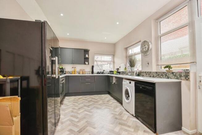 3 bed Terraced for sale Image 5