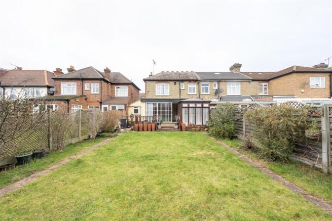 Higham Station Avenue, E4