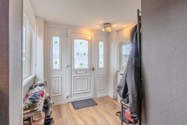 16, St Ives Road, Moodiesburn, G69 0PE photo 2