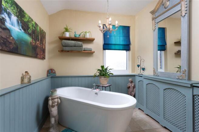 4 bed Terraced for sale Image 8