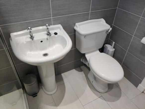 shower room (2).jpg