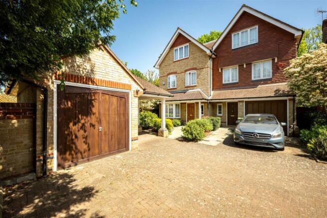 Exterior, Carport & Garage