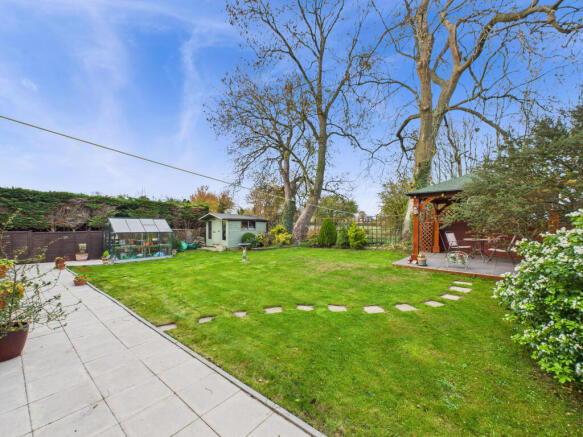 CAM02536G0-PR0021-STILL034