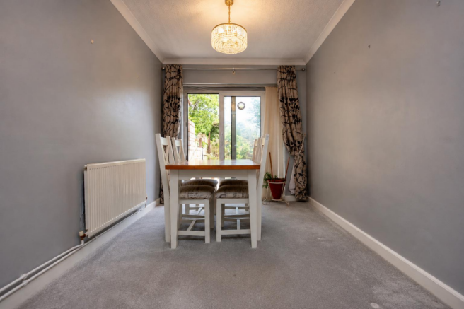 Furzehill Road, Borehamwood photo 4