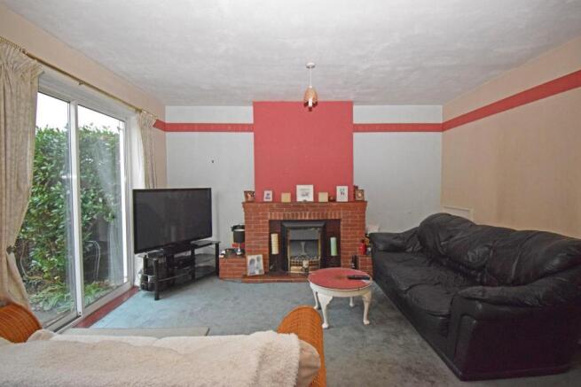 18 Larchmere Drive, lounge.jpg