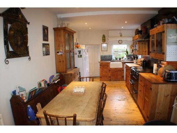 Breakfasting Kitchen