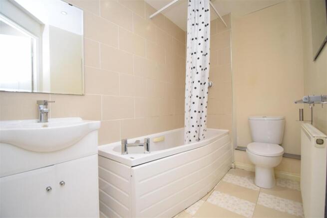 2 bed Flat to rent Image 10