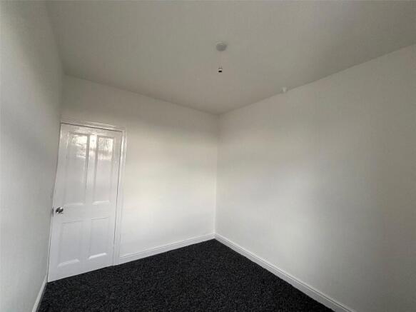 3 bed Terraced to rent Image 12