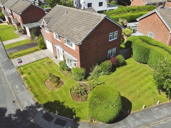 4 bed Detached for sale Image 5
