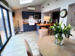 6, Milburn Grove, Nottingham NG13 8SP
