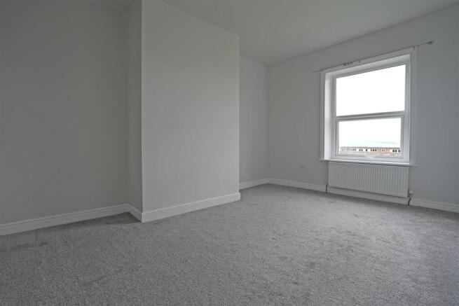 3 bed Terraced for sale Image 9