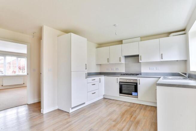 3 bed Semi-Detached to rent Image 6