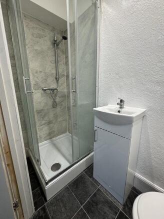 1 bed House Share to rent Image 7