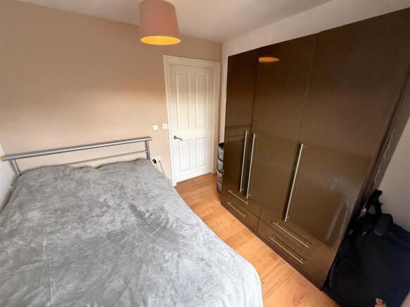1 bed Flat for sale Image 4