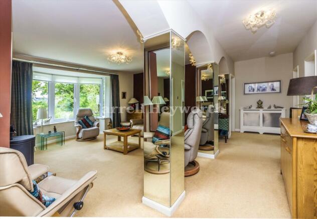 Lounge image 5