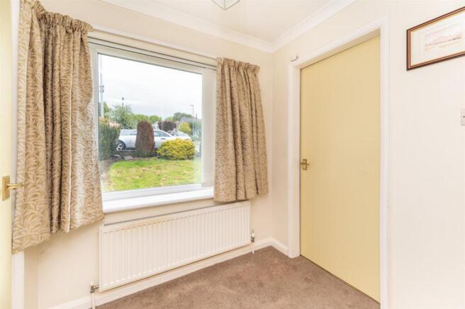 2 bed Semi-Detached Bungalow for sale Image 11