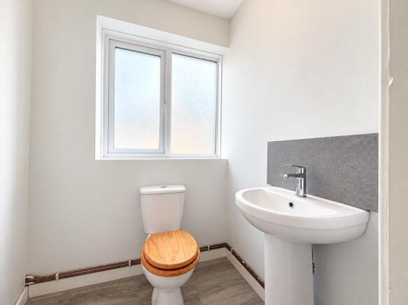 28 Lyndon Avenue, Garforth, Leeds, LS25 photo 4