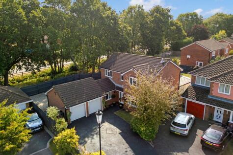 Dorchester Park, Runcorn, WA7