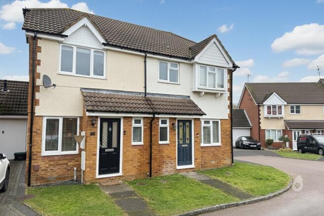 2-bed semi-detached on Dunford Place, Binfield, Berkshire, RG42, £400,000