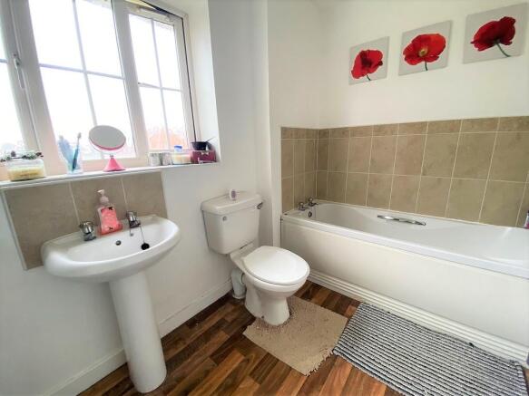 En suite Bath